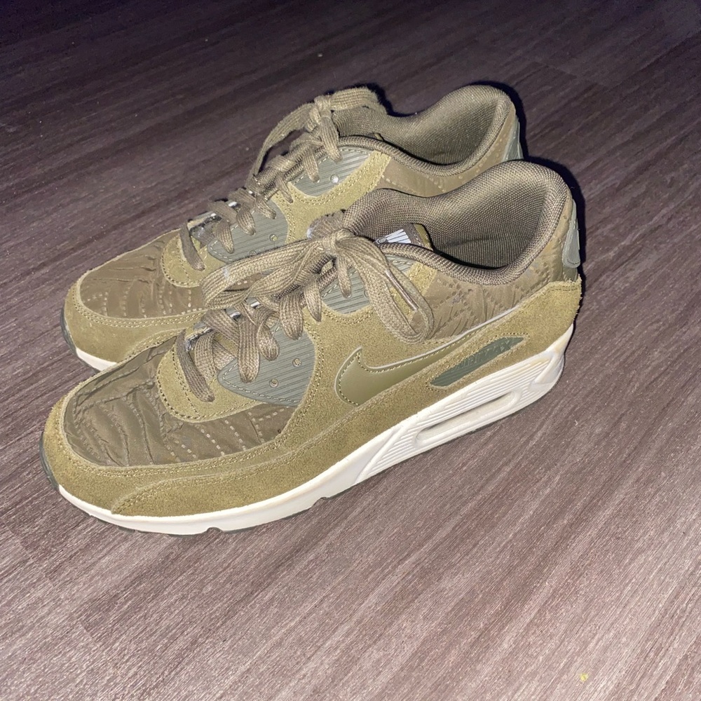 Air Max 90 army green shoes